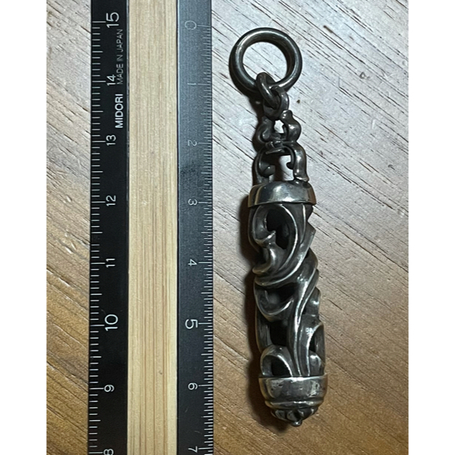 Chrome Hearts(クロムハーツ)のクロムハーツ スクロールペンダントトップ メンズのアクセサリー(ネックレス)の商品写真