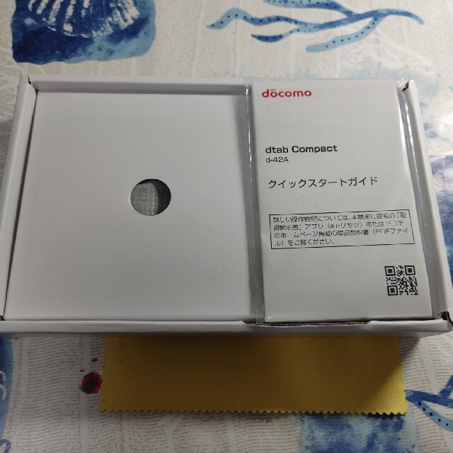 NTTdocomo(エヌティティドコモ)のdtab　Compact d-42A  Gold スマホ/家電/カメラのPC/タブレット(タブレット)の商品写真