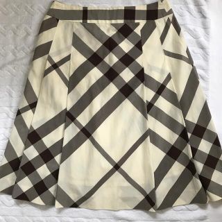 バーバリー(BURBERRY)のBurberryスカート(ひざ丈スカート)