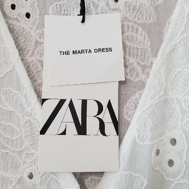 ZARA(ザラ)の新品　未使用　ザラ　ZARA　刺繍　ワンピース レディースのワンピース(ロングワンピース/マキシワンピース)の商品写真