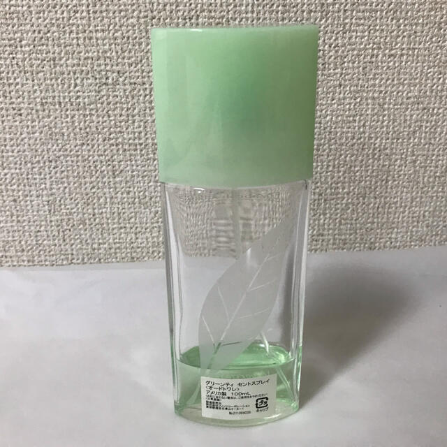 Elizabeth Arden(エリザベスアーデン)のエリザベスアーデン　オードトワレ　100ml(残り1/4) コスメ/美容の香水(香水(女性用))の商品写真