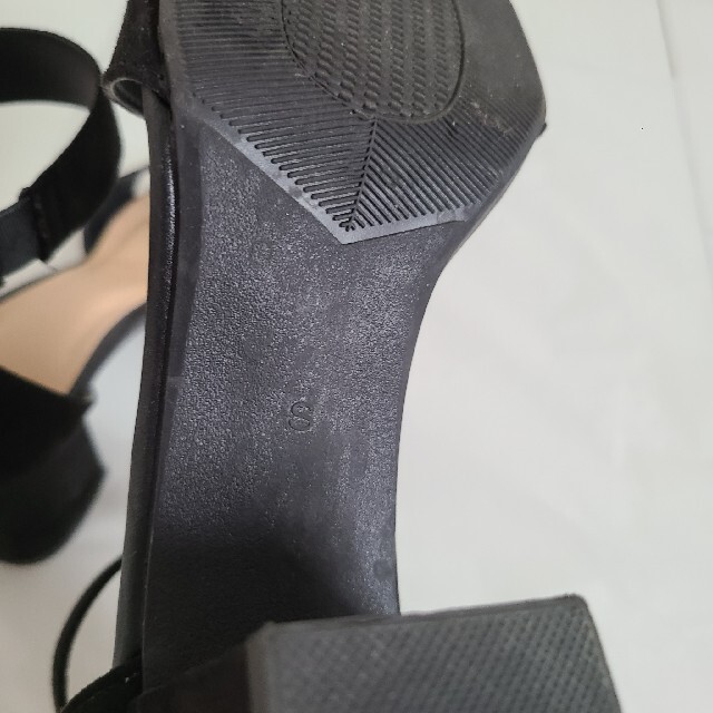 GU(ジーユー)の黒　ハイヒール　太ヒール レディースの靴/シューズ(ハイヒール/パンプス)の商品写真