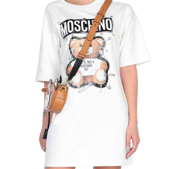 MOSCHINO(モスキーノ)のMoschino クロスボディーバッグ　 レディースのバッグ(ショルダーバッグ)の商品写真