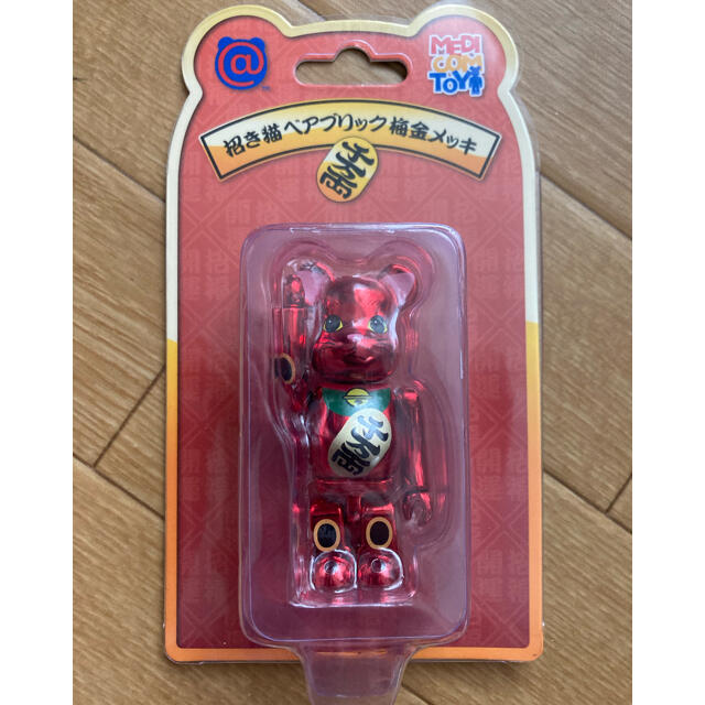 MEDICOM TOY(メディコムトイ)のBE@RBRICK 招き猫 梅金メッキ 100％ ハンドメイドのおもちゃ(フィギュア)の商品写真