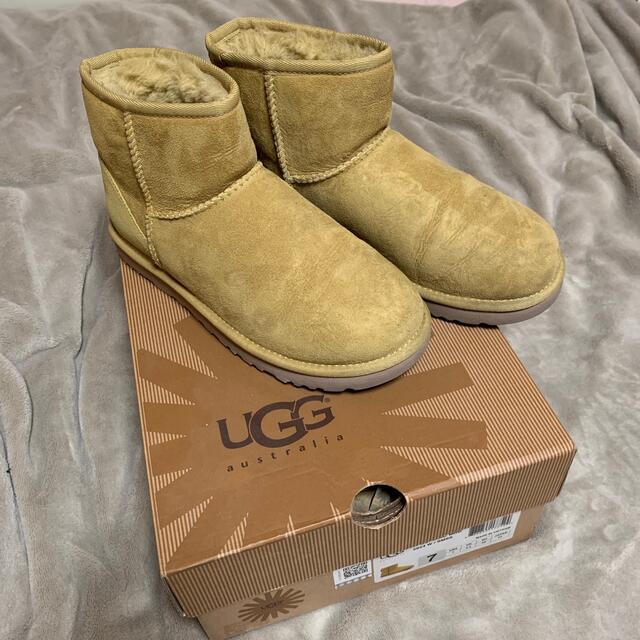 UGG(アグ)のUGG / W Classic Mini / マスタード レディースの靴/シューズ(ブーツ)の商品写真