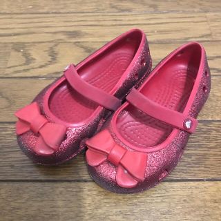 クロックス(crocs)の女児クロックス✴︎リボンサンダル✴︎C8  15.5〜16㎝(サンダル)