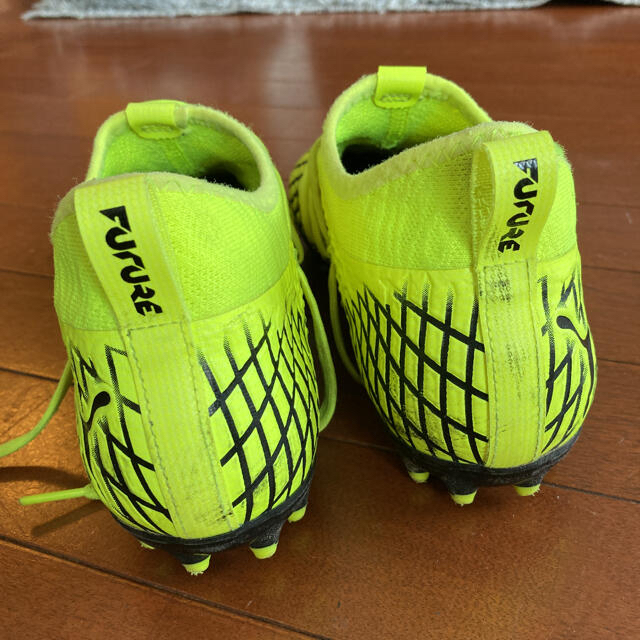 PUMA(プーマ)のプーマ　サッカー　スパイクJr スポーツ/アウトドアのサッカー/フットサル(シューズ)の商品写真