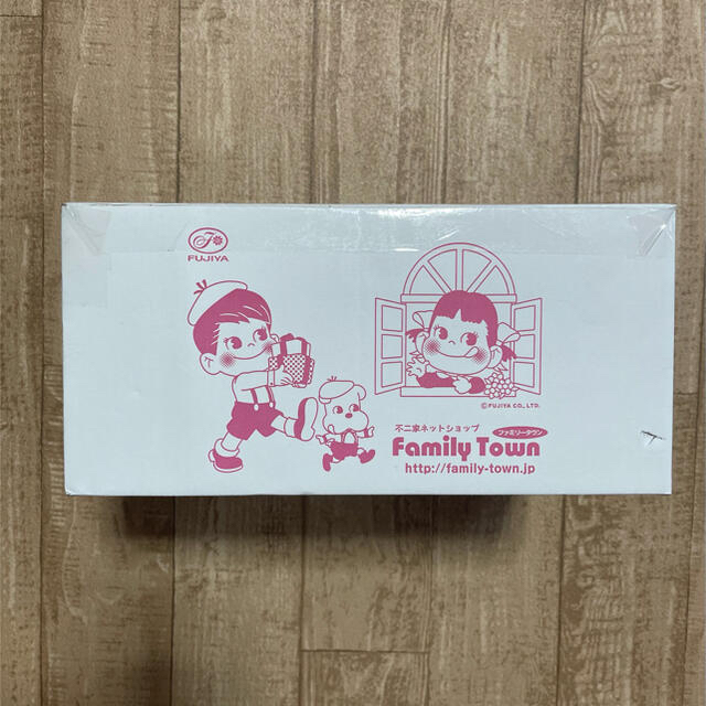 不二家(フジヤ)のBE＠RBRICK ファミリータウンペコちゃん 100％ ＆ 400％ エンタメ/ホビーのおもちゃ/ぬいぐるみ(キャラクターグッズ)の商品写真