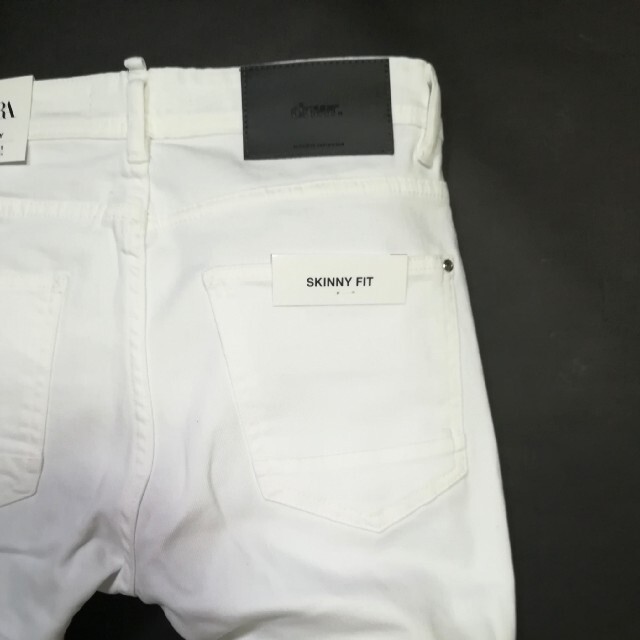 ZARA(ザラ)の革命課長さん専1/15 新品　ZARA  ザラ　ストレッチスキニーデニム メンズのパンツ(デニム/ジーンズ)の商品写真