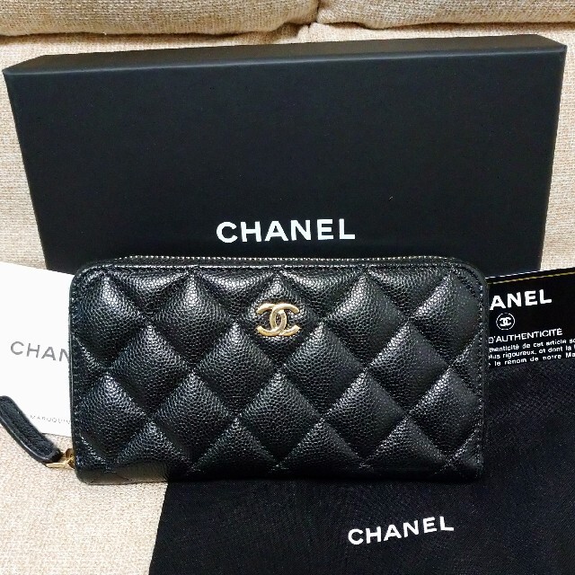 CHANEL ミディアムウォレット