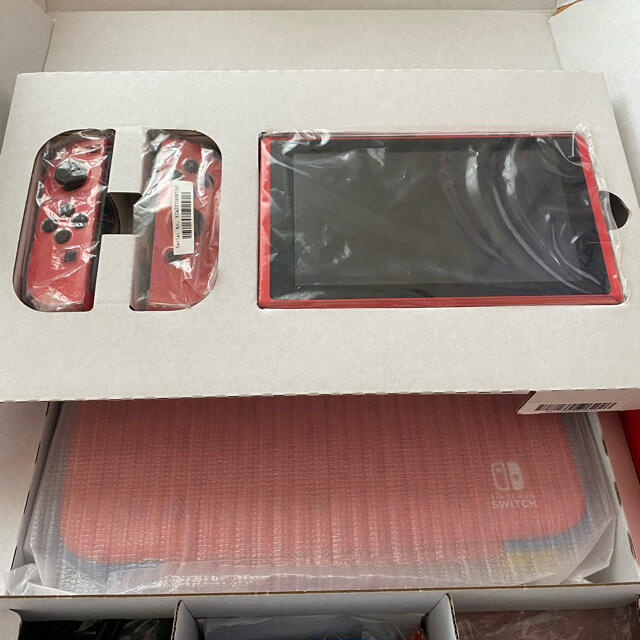 Nintendo Switch(ニンテンドースイッチ)のNintendo Switch 本体 マリオレッド×ブルーセット　中古品 エンタメ/ホビーのゲームソフト/ゲーム機本体(家庭用ゲーム機本体)の商品写真