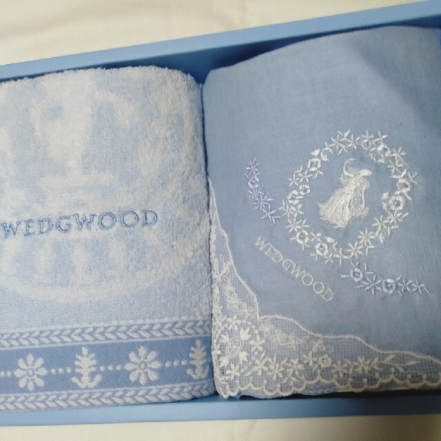 WEDGWOOD(ウェッジウッド)のH 70　ウェッジウッドハンカチ レディースのファッション小物(ハンカチ)の商品写真