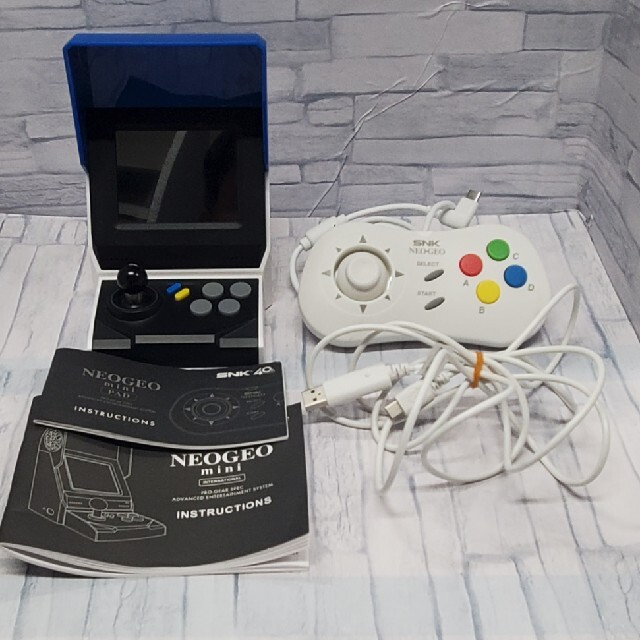 NEOGEO(ネオジオ)のネオジオミニ　インターナショナル版　NEOGEO mini エンタメ/ホビーのゲームソフト/ゲーム機本体(家庭用ゲーム機本体)の商品写真