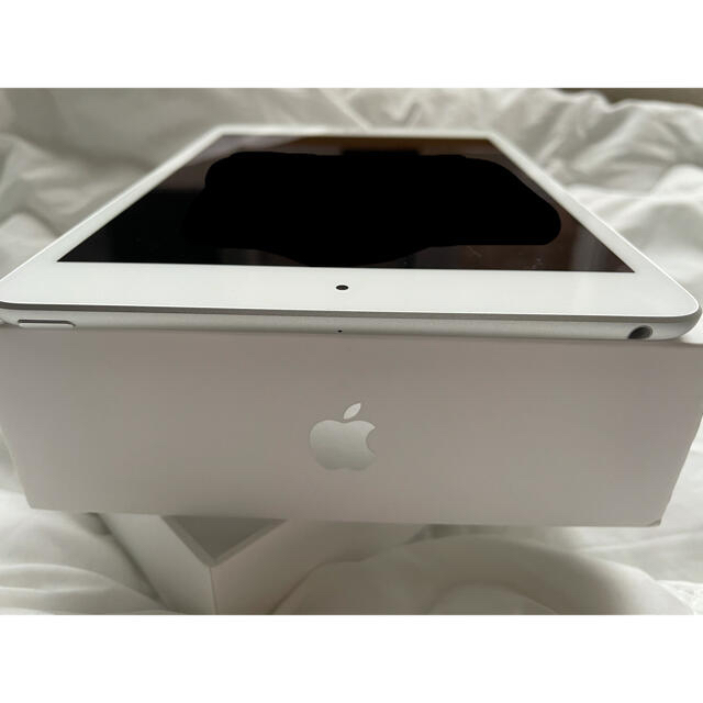 タブレット Apple 第5世代 64GBの通販 by きゅう's shop｜アップルならラクマ - iPad mini したのは