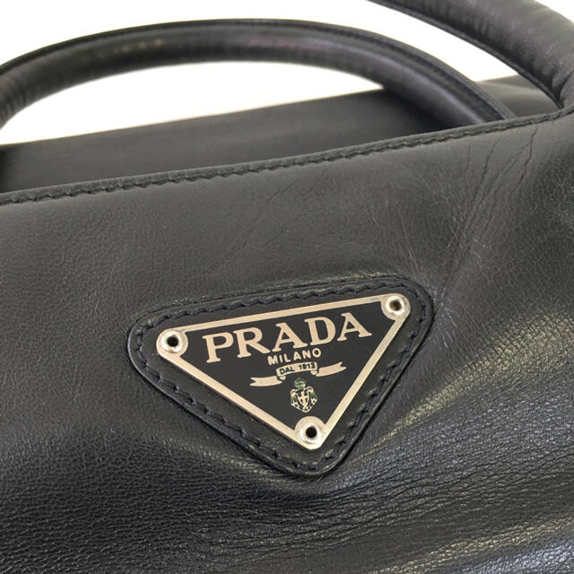 PRADA(プラダ)の☆希少品☆プラダPRADA ハンドバッグ ナッパ オールレザー 高級革 黒 レディースのバッグ(ハンドバッグ)の商品写真