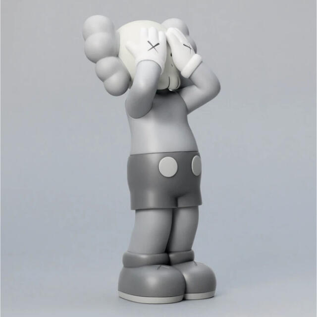 正規品！新品未開封 KAWS HOLIDAY UK Figure Grey  ハンドメイドのおもちゃ(フィギュア)の商品写真