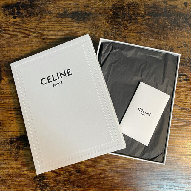 celine(セリーヌ)のセリーヌ 新品 Celine ミディアム ストラップ 財布 ペブル／ミネラル レディースのファッション小物(財布)の商品写真