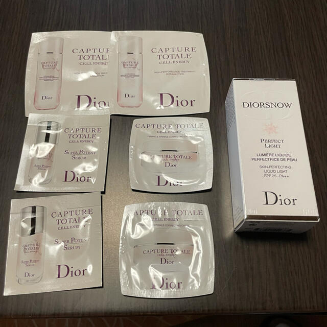 Dior(ディオール)の☆新品未開封☆ Dior スノーパーフェクトライト コスメ/美容のベースメイク/化粧品(化粧下地)の商品写真