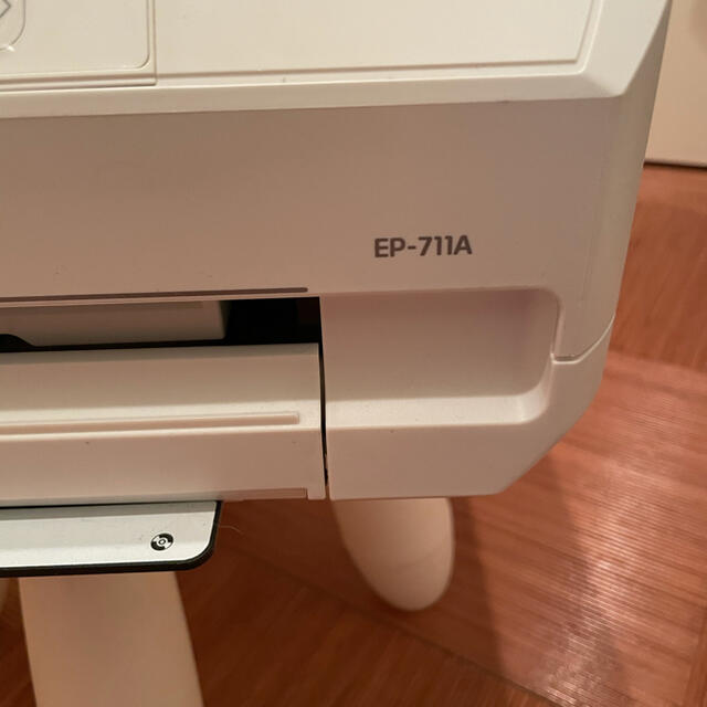 EPSON(エプソン)のエプソン　プリンター　EP-711A 中古品　 スマホ/家電/カメラのPC/タブレット(PC周辺機器)の商品写真