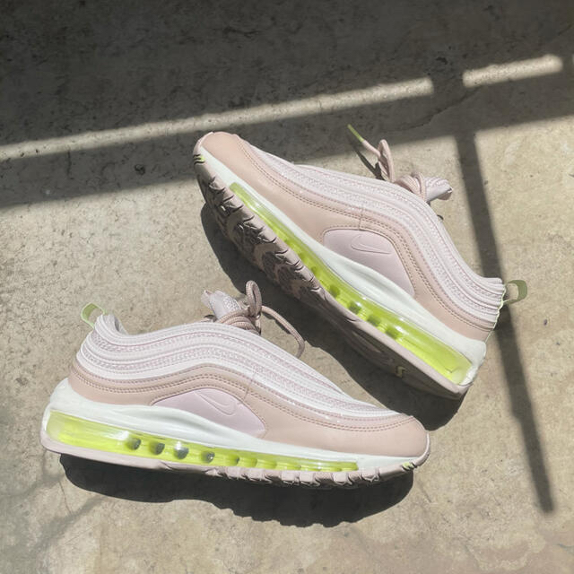 NIKE(ナイキ)の🈹期間限定　AIR MAX 97 レディースの靴/シューズ(スニーカー)の商品写真