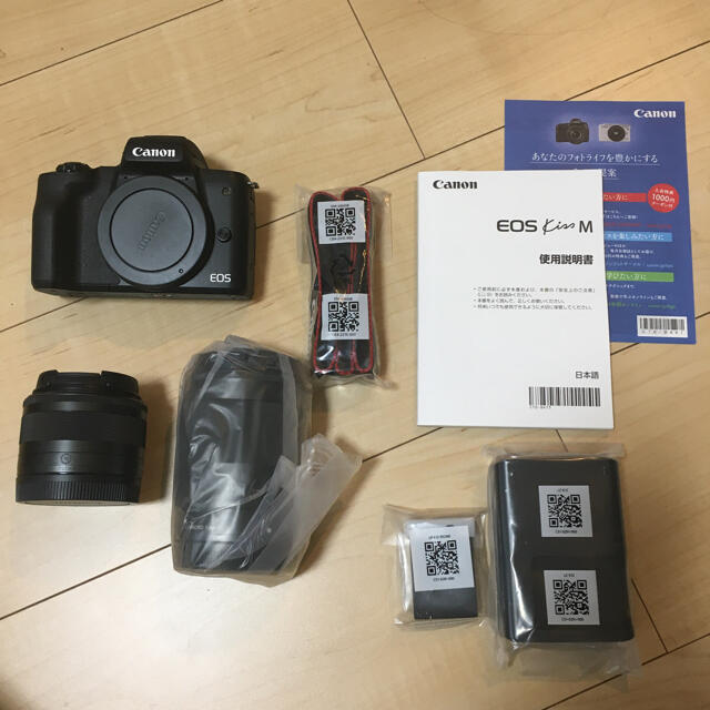 Canon(キヤノン)のCanon EOS Kiss M   ダブルズームキット ブラック  スマホ/家電/カメラのカメラ(ミラーレス一眼)の商品写真