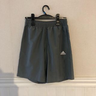 アディダス(adidas)の【美品】adidas ハーフパンツ　Mサイズ(ハーフパンツ)