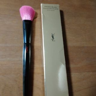 イヴサンローランボーテ(Yves Saint Laurent Beaute)のヴォリュプテ ブラシ(チーク/フェイスブラシ)