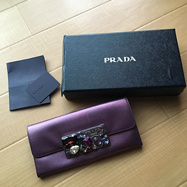 PRADA(プラダ)のPRADA ビジュー長財布 レディースのファッション小物(財布)の商品写真