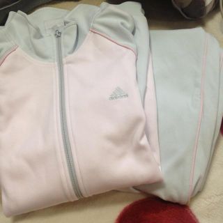 アディダス(adidas)のadidasジャージ(ルームウェア)