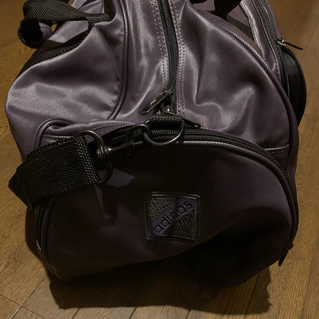 adidas(アディダス)のadidas アディダス　ボストン　旅行　バック　ショルダー付き　修学旅行 レディースのバッグ(ボストンバッグ)の商品写真