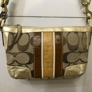 コーチ(COACH)のお値下げ中未使用品　コーチ　シグネチャー斜めがけバッグ　ショルダーバッグ(ショルダーバッグ)