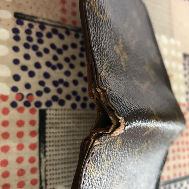 LOUIS VUITTON(ルイヴィトン)のルイヴィトン モノグラム 二つ折り財布 メンズのファッション小物(折り財布)の商品写真