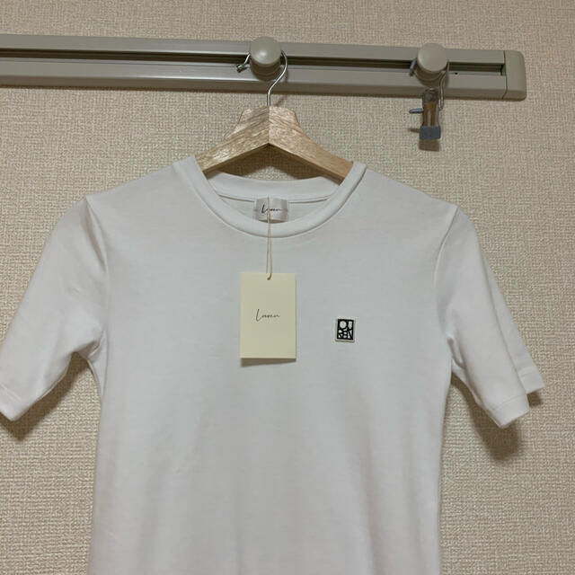 TODAYFUL(トゥデイフル)のhinaco様専用【タグ付き新品未使用】louren ロゴ白Tシャツ レディースのトップス(Tシャツ(半袖/袖なし))の商品写真