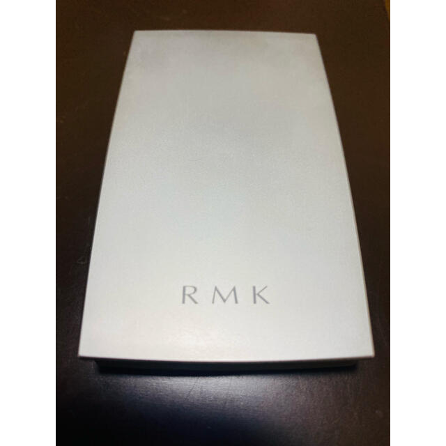 RMK(アールエムケー)のRMK シルクフィット　フェイスパウダー　01 コスメ/美容のベースメイク/化粧品(フェイスパウダー)の商品写真