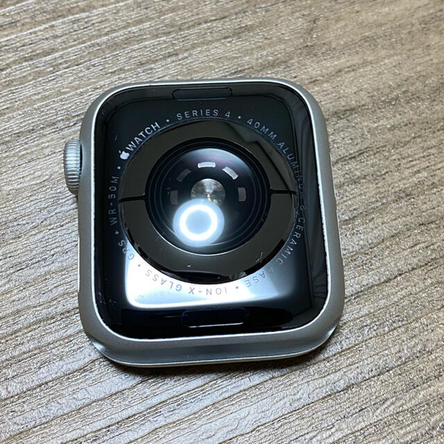 Apple Watch(アップルウォッチ)のApple w'atch Series4 40mm シルバー メンズの時計(腕時計(デジタル))の商品写真