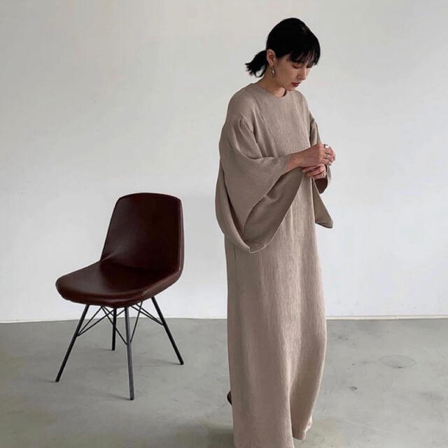 CLANE square sleeve one-piece