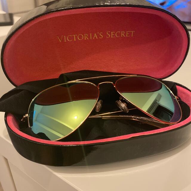 Victoria's Secret(ヴィクトリアズシークレット)のVICTORIA’S SECRET | サングラス レディースのファッション小物(サングラス/メガネ)の商品写真