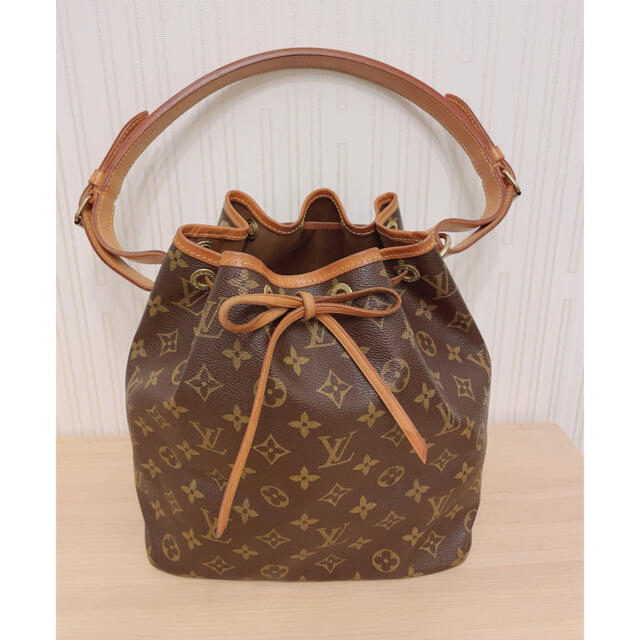 LOUIS VUITTON(ルイヴィトン)のルイヴィトン  プチノエ　モノグラム　ショルダーバッグ レディースのバッグ(ショルダーバッグ)の商品写真