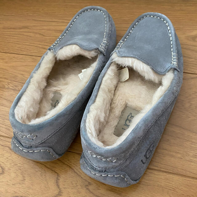 UGG(アグ)のUGG  スリッポン　ライトグレー レディースの靴/シューズ(スリッポン/モカシン)の商品写真