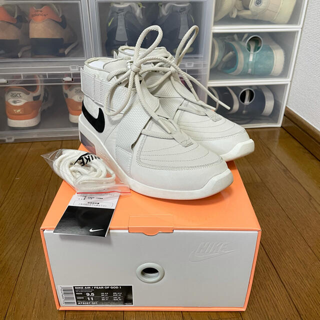 NIKE(ナイキ)のNIKE AIR FEAR OF GOD RAID LIGHT BONE メンズの靴/シューズ(スニーカー)の商品写真