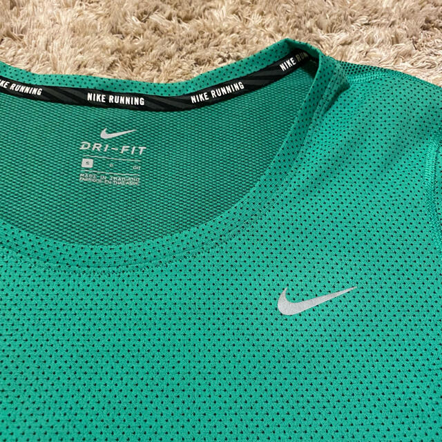 NIKE(ナイキ)のNIKE 半袖Tシャツ レディースのトップス(Tシャツ(半袖/袖なし))の商品写真