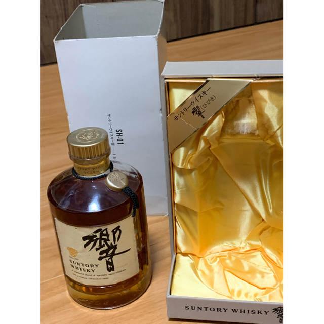 サントリー(サントリー)のSUNTORY  サントリー 響 750ml 裏ゴールドラベル　金キャップ   食品/飲料/酒の酒(ウイスキー)の商品写真