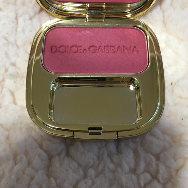 DOLCE&GABBANA(ドルチェアンドガッバーナ)のドルチェ&ガッバーナ　ブラッシュオブローズ　ルミナスチークカラー　310 コスメ/美容のベースメイク/化粧品(チーク)の商品写真