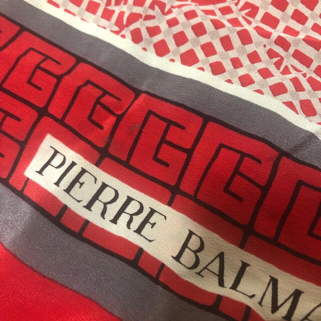 Pierre Balmain(ピエールバルマン)のPierre Balmainスカーフ レディースのファッション小物(バンダナ/スカーフ)の商品写真