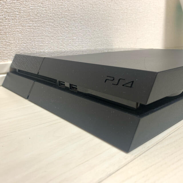 PlayStation4(プレイステーション4)のPlayStation4 エンタメ/ホビーのゲームソフト/ゲーム機本体(家庭用ゲーム機本体)の商品写真