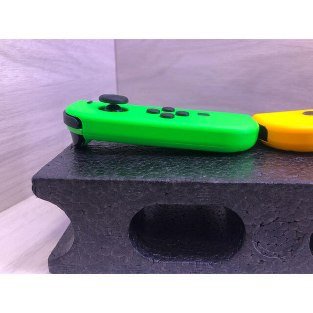 Nintendo Switch(ニンテンドースイッチ)のNintendo Switch Joy-Con グリーンとイエロー エンタメ/ホビーのゲームソフト/ゲーム機本体(その他)の商品写真