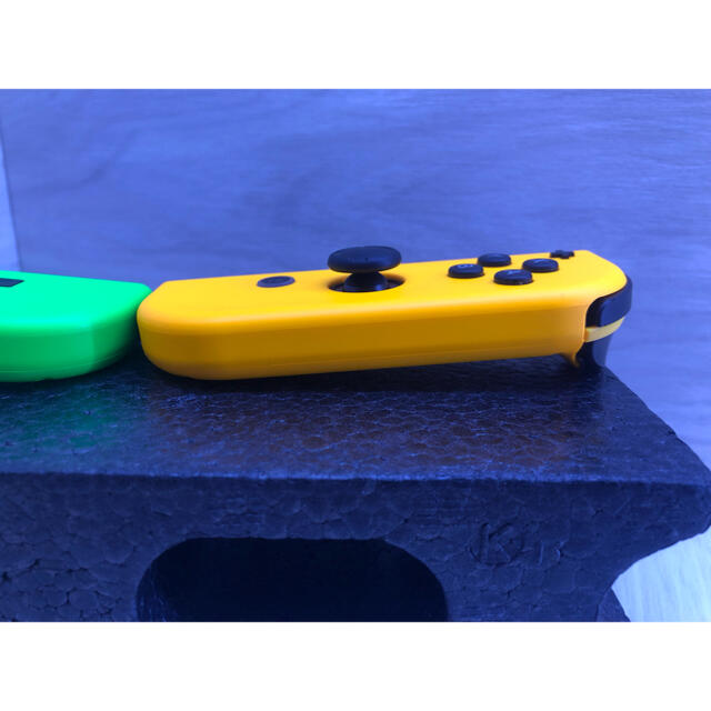 Nintendo Switch(ニンテンドースイッチ)のNintendo Switch Joy-Con グリーンとイエロー エンタメ/ホビーのゲームソフト/ゲーム機本体(その他)の商品写真