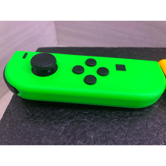 Nintendo Switch(ニンテンドースイッチ)のNintendo Switch Joy-Con グリーンとイエロー エンタメ/ホビーのゲームソフト/ゲーム機本体(その他)の商品写真