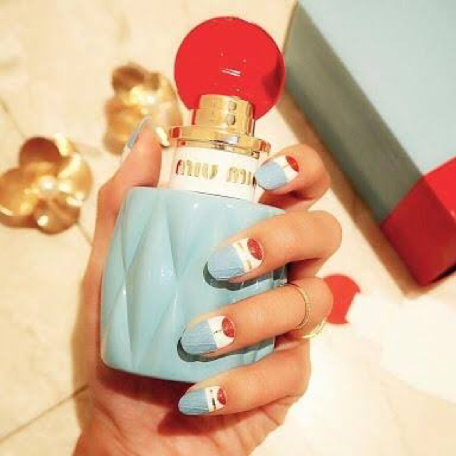 お値下げ！miumiu ロー ブルー オードパルファム 香水 30ml