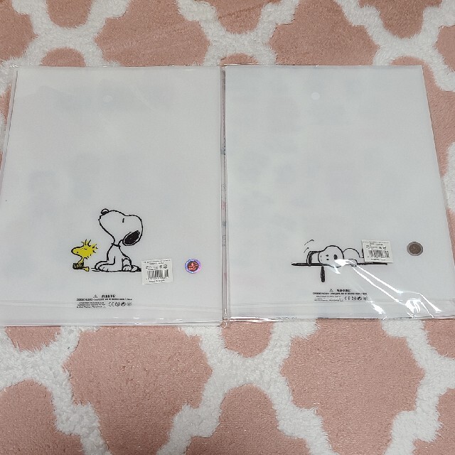 SNOOPY(スヌーピー)のスヌーピー　ポケットファイル　2冊セット　文房具　クリアファイル　バインダー インテリア/住まい/日用品の文房具(ファイル/バインダー)の商品写真